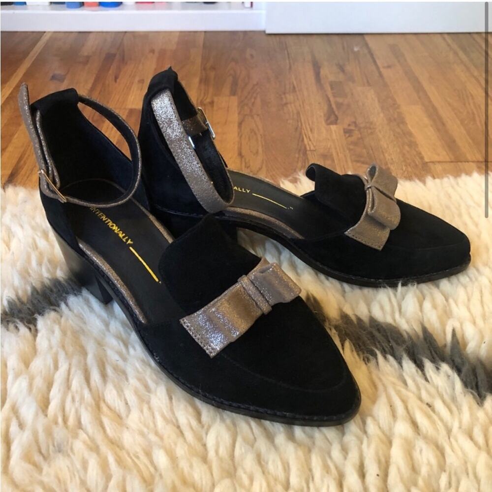 Intentionally Blank Black Dean Flats